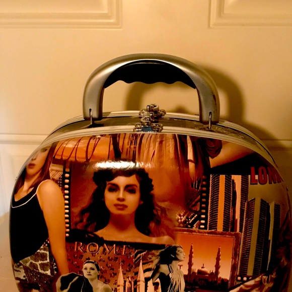 Handbags - Cosmetic travel case for make up